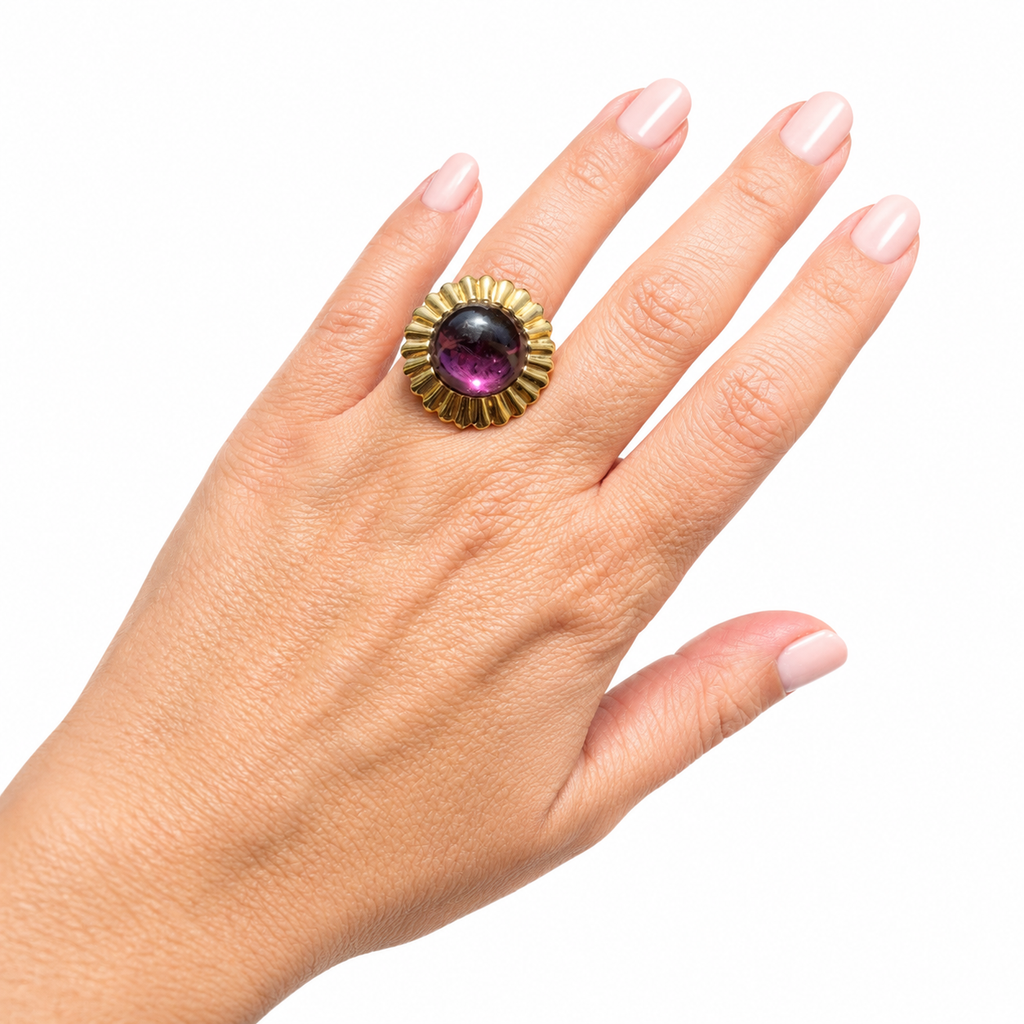 Bague vintage dorée à cabochon prune – Circa 1980