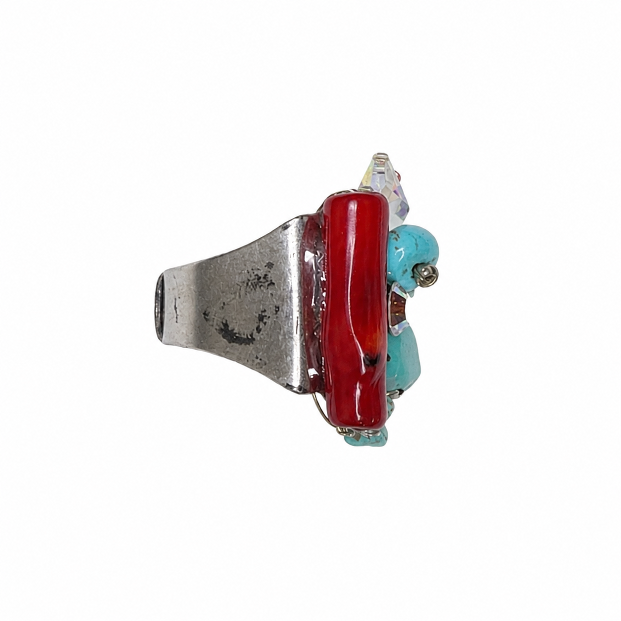 Bague vintage italienne  – turquoise, corail en résine rouge et cristal irisé
