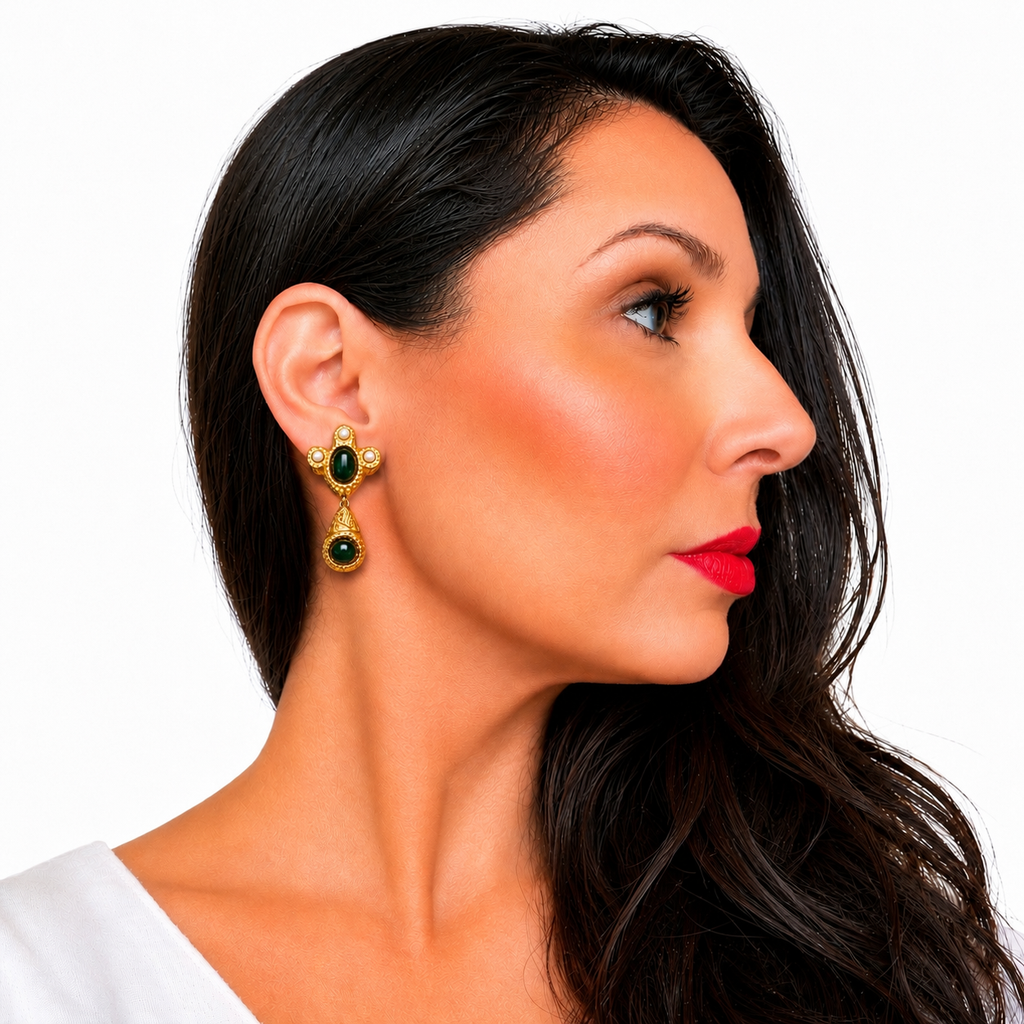 Boucles d’oreilles Sharra Pagano vintage dorées – cabochons verts et perles