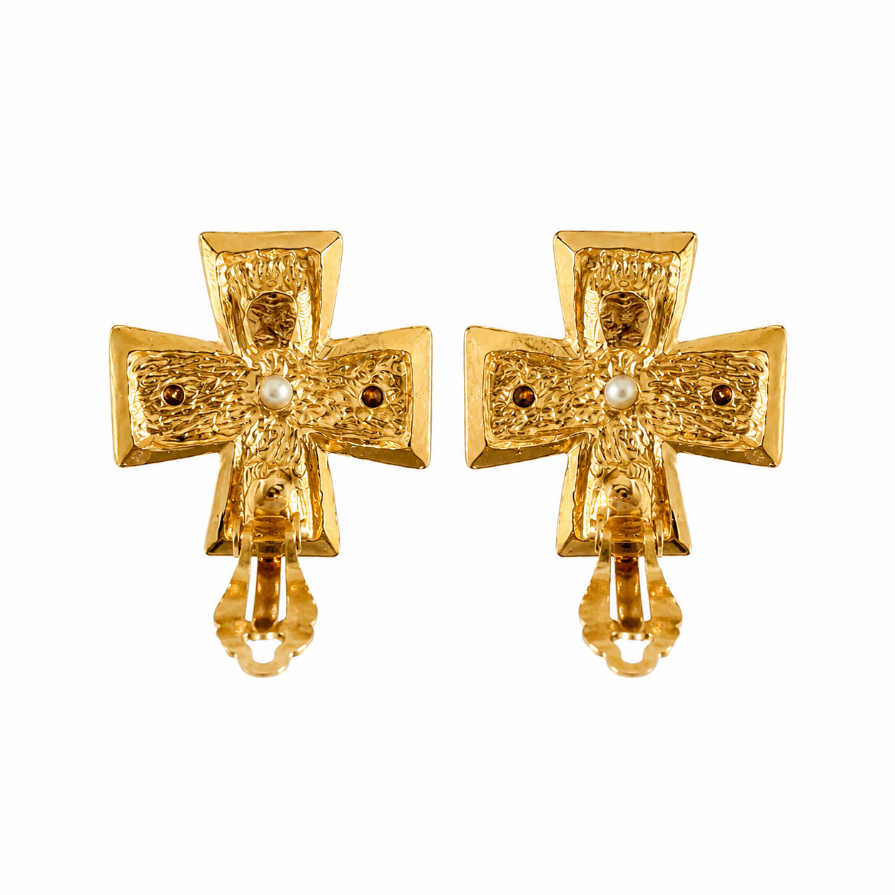 Boucles d’oreilles croix dorée & perle – Esprit baroque chic