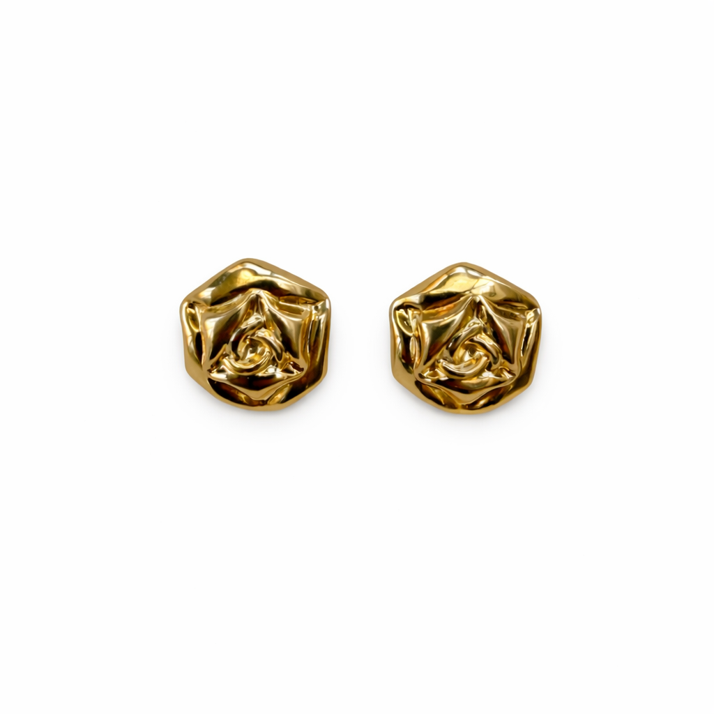 Boucles d’oreilles vintage dorées en forme de rose sculptée