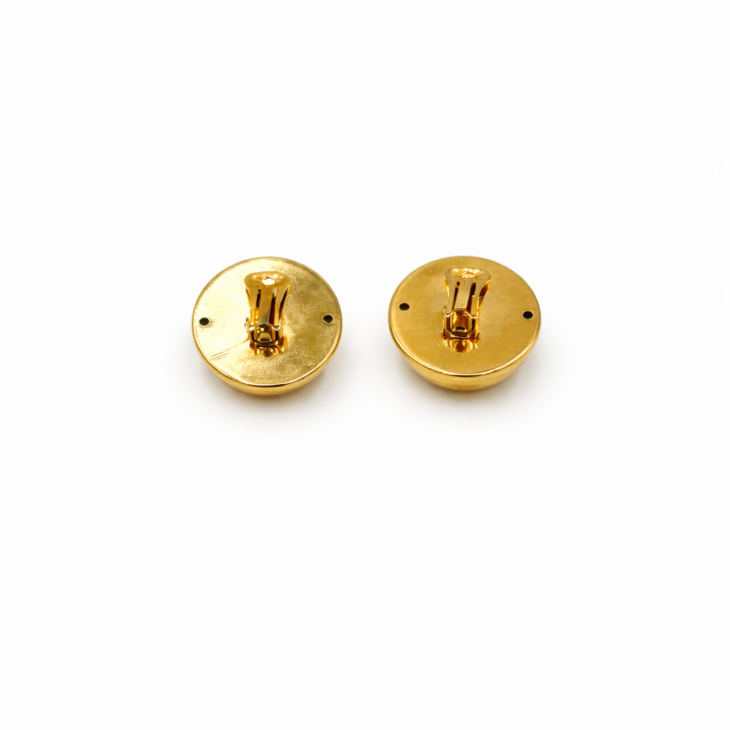 Boucles d’oreilles Dôme doré – Effet brossé, esprit couture