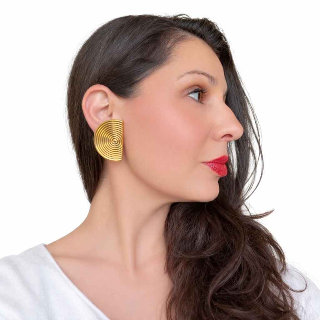 Boucles d’oreilles vintage dorées demi-lune spiralée