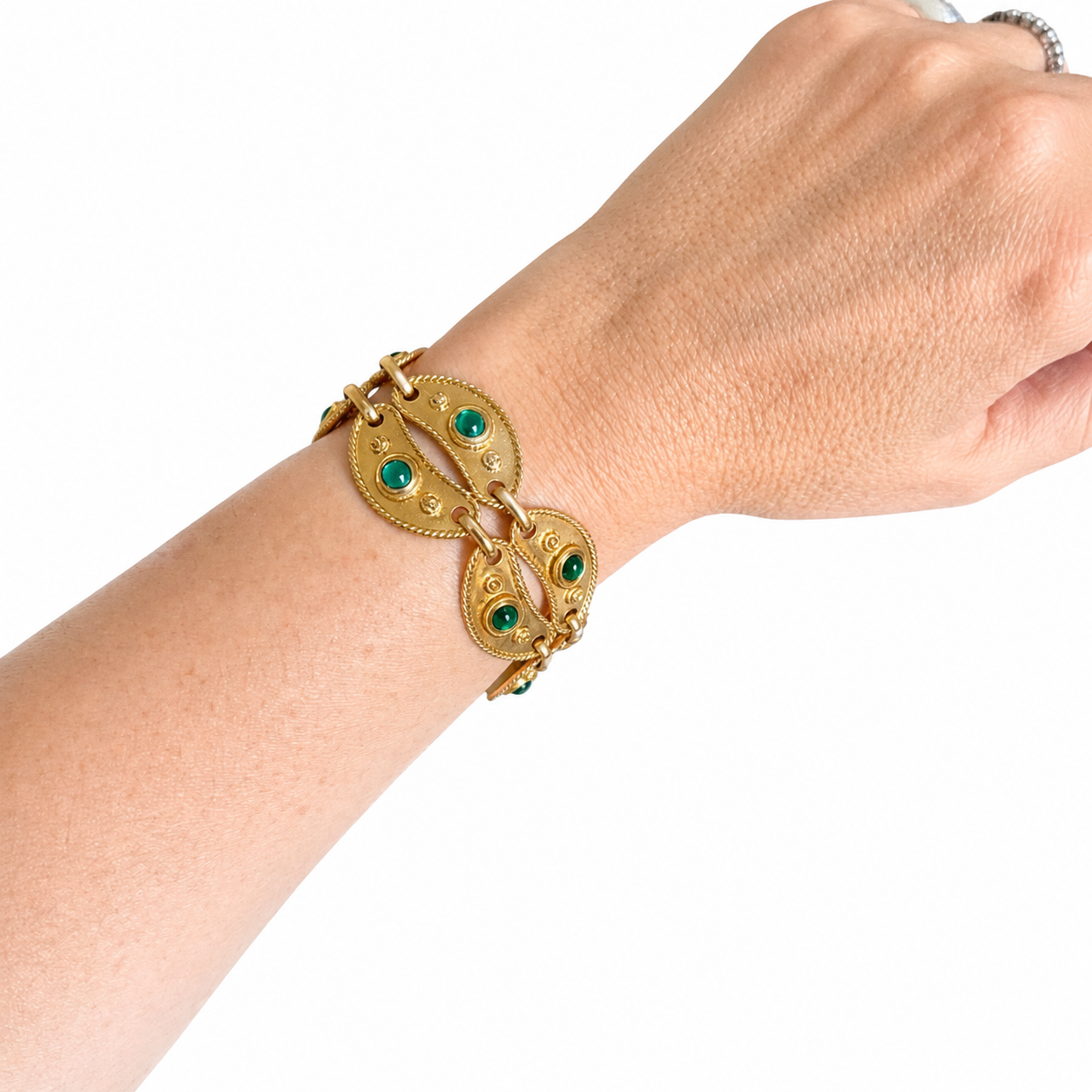 Bracelet maillons doré et cabochons vert intense - Circa 80's