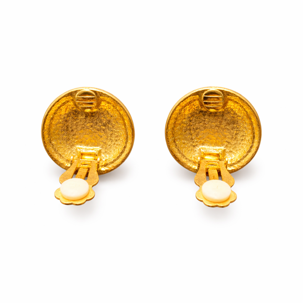 Boucles d’oreilles vintage B.E Cook London à clip, pierre vert émeraude et finition dorée