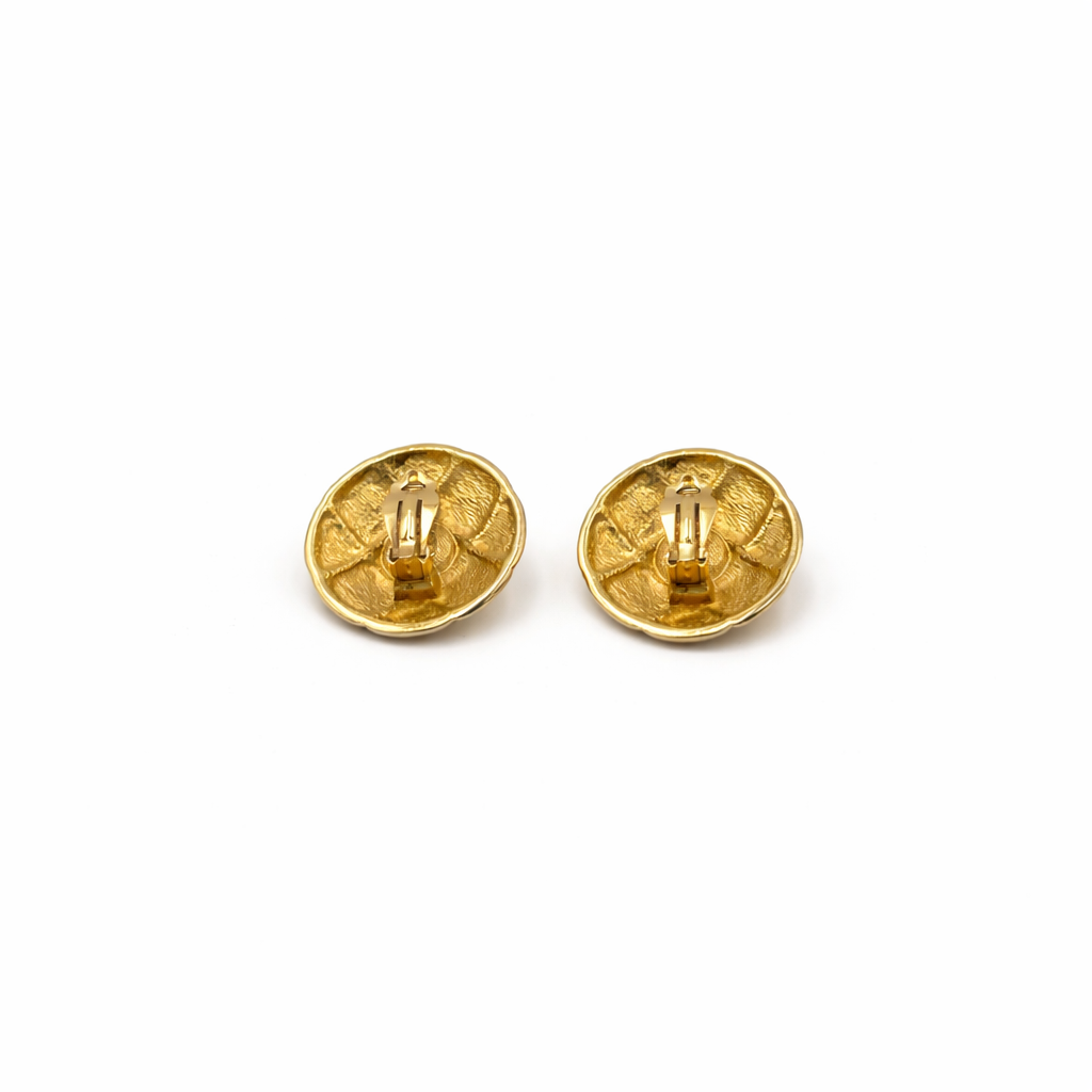 Boucles d’oreilles matelassées dorées à perle – Design Couture