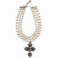 Collier vintage Christian Lacroix perles & croix italienne – bijou couture années 80
