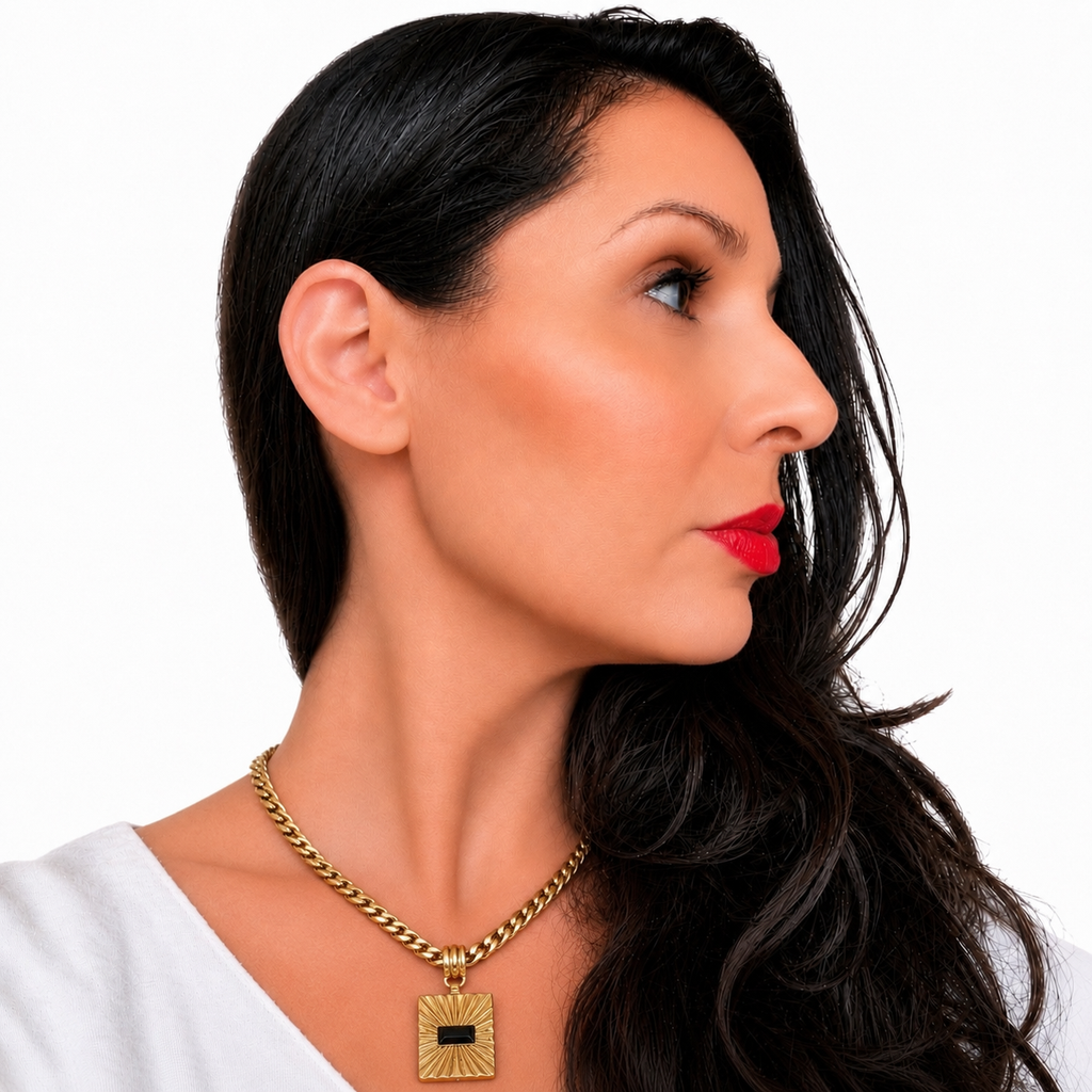 Collier Sabine vintage doré à pendentif noir – collier chaîne couture années 1980